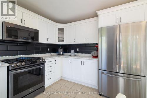 1645 Clark Boulevard, Milton, ON - Indoor Photo Showing Kitchen