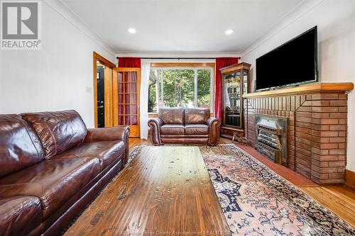 2307 Fraser Avenue, Windsor, ON - Indoor Photo Showing Living Room With Fireplace