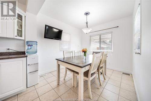 2307 Fraser Avenue, Windsor, ON - Indoor Photo Showing Dining Room