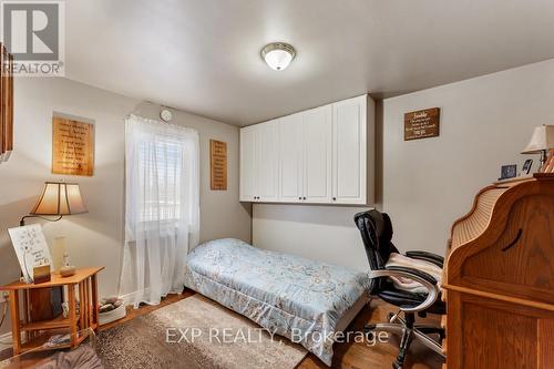 4402 Baseline Road, Georgina, ON - Indoor Photo Showing Bedroom