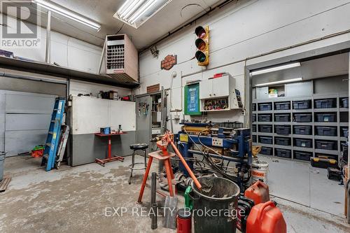 4402 Baseline Road, Georgina, ON - Indoor Photo Showing Garage