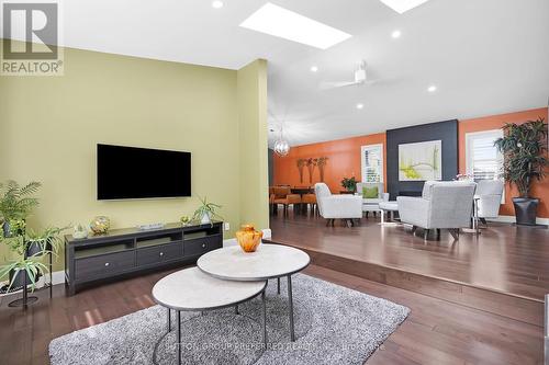 20 Knights Bridge Road, London, ON - Indoor Photo Showing Living Room