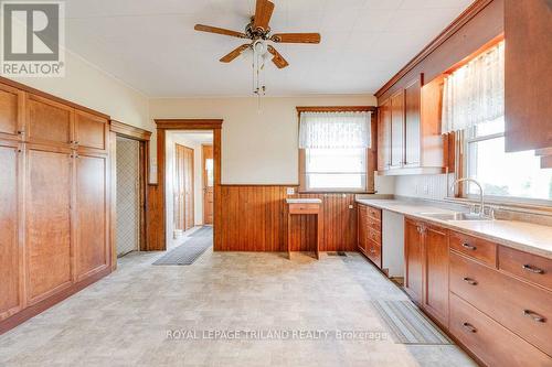 Kitchen - 29566 Celtic Line, Dutton/Dunwich, ON 