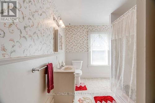 Upstairs Bathroom - 29566 Celtic Line, Dutton/Dunwich, ON 