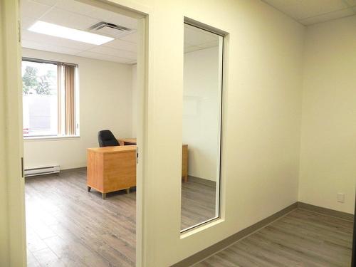 Office - 210-3633 Boul. Des Sources, Dollard-Des-Ormeaux, QC - Indoor Photo Showing Other Room