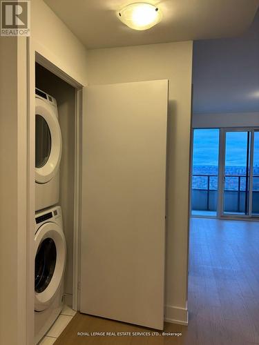 4620 - 30 Shore Breeze Drive, Toronto, ON - Indoor Photo Showing Laundry Room