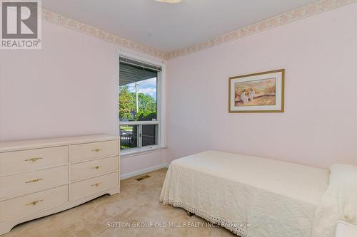 18 Bankfield Drive, Toronto, ON - Indoor Photo Showing Bedroom