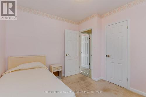 18 Bankfield Drive, Toronto, ON - Indoor Photo Showing Bedroom