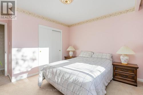 18 Bankfield Drive, Toronto, ON - Indoor Photo Showing Bedroom