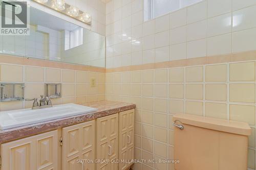 18 Bankfield Drive, Toronto, ON - Indoor Photo Showing Bathroom