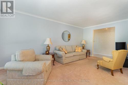 18 Bankfield Drive, Toronto, ON - Indoor Photo Showing Living Room