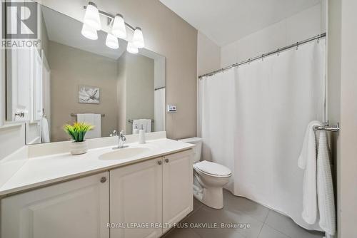 2115 - 100 Burloak Drive, Burlington, ON - Indoor Photo Showing Bathroom