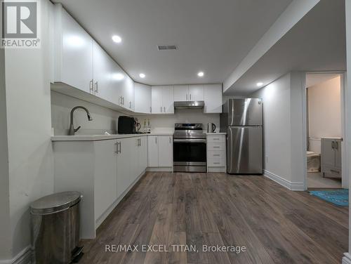 Lower - 6878 Hickling Crescent, Mississauga, ON - Indoor Photo Showing Kitchen