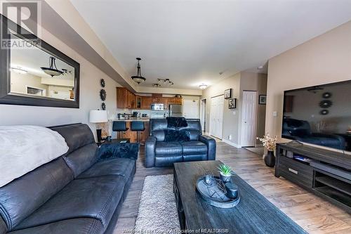 1855 Normandy Unit# 604, Lasalle, ON - Indoor Photo Showing Living Room