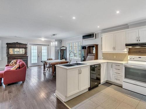 Cuisine - 349 Av. Des Jardins, Saint-Rémi, QC - Indoor Photo Showing Kitchen With Double Sink