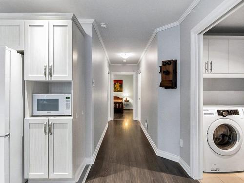 Corridor - 349 Av. Des Jardins, Saint-Rémi, QC - Indoor Photo Showing Laundry Room