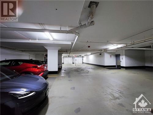 179 George Street Unit#2008, Ottawa, ON - Indoor Photo Showing Garage