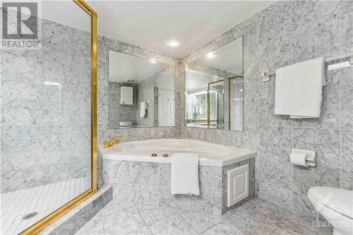 3105 Carling Avenue Unit#B-1, Ottawa, ON - Indoor Photo Showing Bathroom