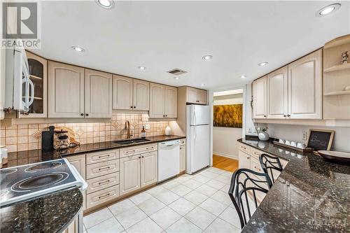 3105 Carling Avenue Unit#B-1, Ottawa, ON - Indoor Photo Showing Kitchen