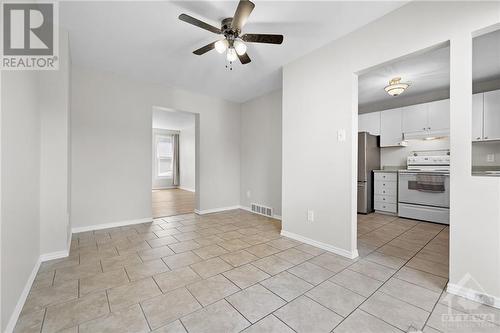 29 Meadowbank Drive, Ottawa, ON - Indoor Photo Showing Kitchen