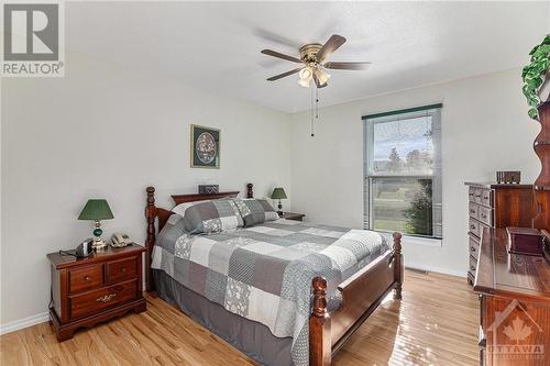 1447 Cedar Lane, Ottawa, ON - Indoor Photo Showing Bedroom