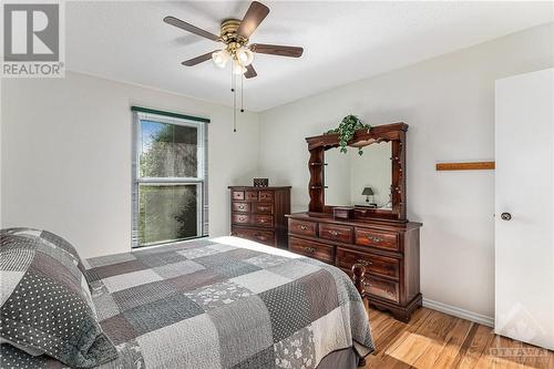 1447 Cedar Lane, Ottawa, ON - Indoor Photo Showing Bedroom