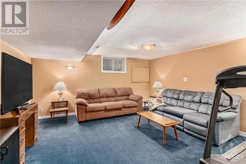 1447 Cedar Lane, Ottawa, ON - Indoor Photo Showing Living Room