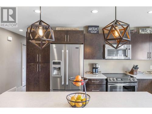 339 Arab Road, Kelowna, BC - Indoor Photo Showing Kitchen