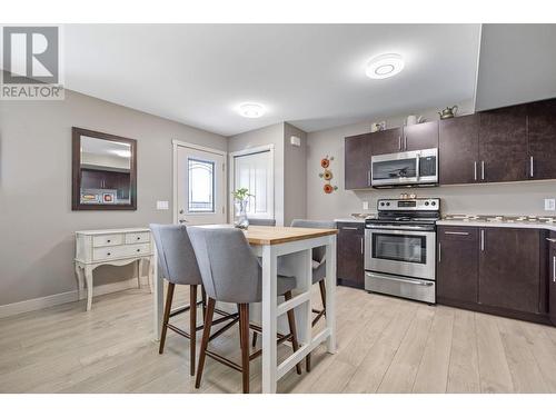 339 Arab Road, Kelowna, BC - Indoor Photo Showing Kitchen With Double Sink