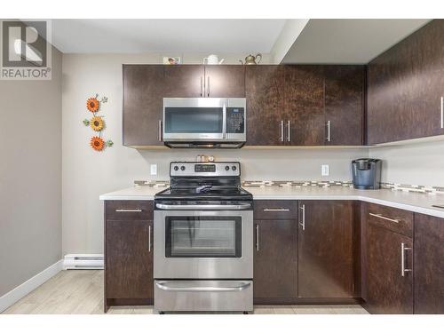 339 Arab Road, Kelowna, BC - Indoor Photo Showing Kitchen