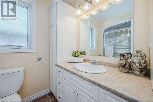 Main floor bathroom - 310 Lanark Street, Caledonia, ON - Indoor Photo Showing Bathroom