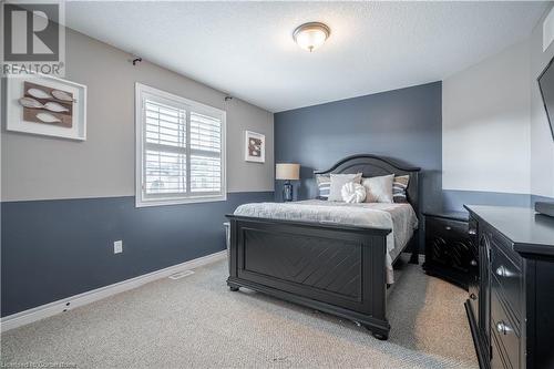 97 Chartwell Circle, Hamilton, ON - Indoor Photo Showing Bedroom