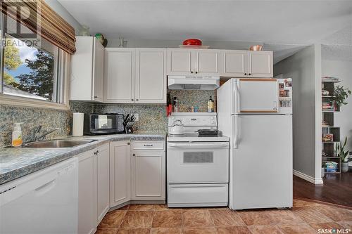 226 113Th Street W, Saskatoon, SK - Indoor Photo Showing Kitchen