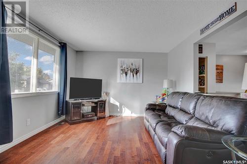 226 113Th Street W, Saskatoon, SK - Indoor Photo Showing Living Room