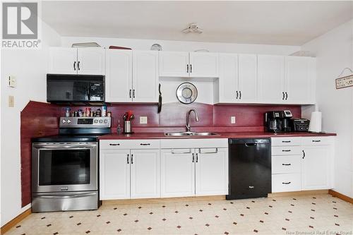 8239 Route 117, Black River Bridge, NB - Indoor Photo Showing Kitchen With Double Sink