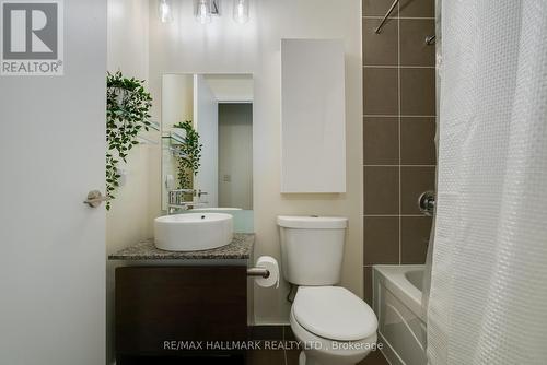 1210 - 205 Frederick Street, Toronto, ON - Indoor Photo Showing Bathroom