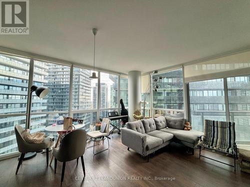 3210 - 45 Charles Street E, Toronto, ON - Indoor Photo Showing Living Room