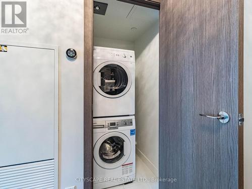 1509 - 17 Bathurst Street, Toronto, ON - Indoor Photo Showing Laundry Room