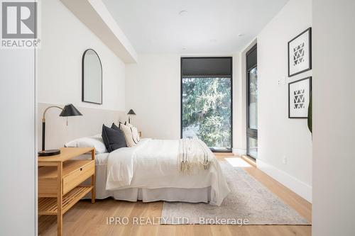 951B Greenwood Avenue, Toronto, ON - Indoor Photo Showing Bedroom