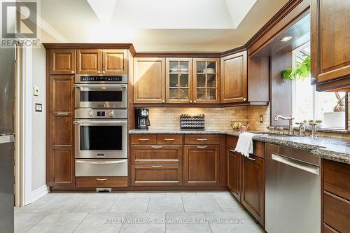 3 Wythenshawe Wood, Toronto, ON - Indoor Photo Showing Kitchen