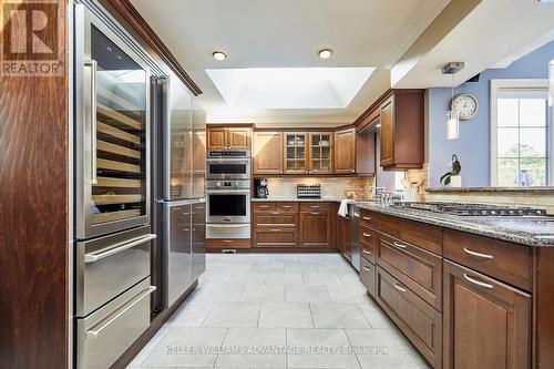 3 Wythenshawe Wood, Toronto, ON - Indoor Photo Showing Kitchen