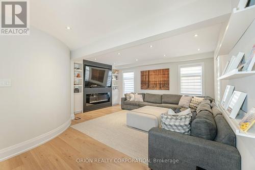 3 Old Hickory Court, Caledon, ON - Indoor Photo Showing Living Room With Fireplace