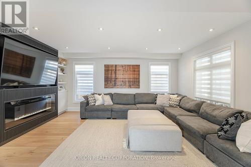 3 Old Hickory Court, Caledon, ON - Indoor Photo Showing Living Room With Fireplace