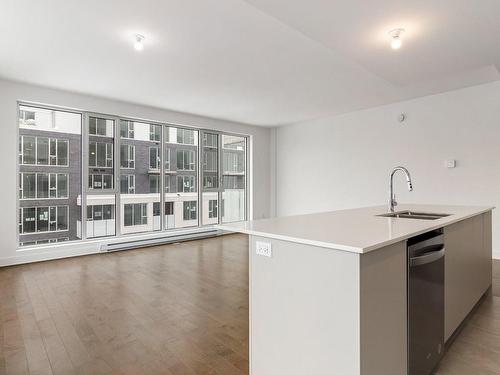 Overall view - 910-5265 Rue Mackenzie, Montréal (Côte-Des-Neiges/Notre-Dame-De-Grâce), QC - Indoor Photo Showing Kitchen