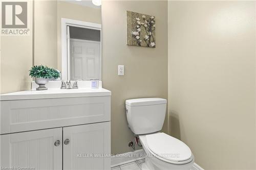 20 Slater Court, Hamilton, ON - Indoor Photo Showing Bathroom