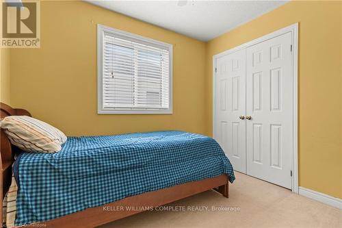 20 Slater Court, Hamilton, ON - Indoor Photo Showing Bedroom