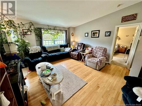 134 Upper Tower Hill Road, Tower Hill, NB - Indoor Photo Showing Living Room