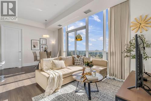 Ph10 - 18 Graydon Hall Drive, Toronto, ON - Indoor Photo Showing Living Room