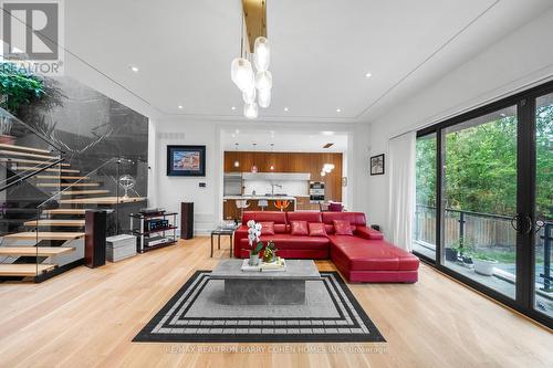 28 Brian Cliff Drive, Toronto, ON - Indoor Photo Showing Living Room