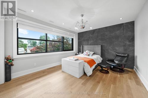 28 Brian Cliff Drive, Toronto, ON - Indoor Photo Showing Bedroom